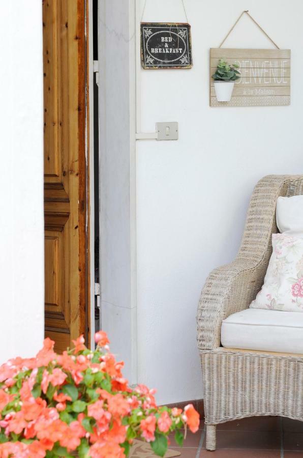 Tre Civette Sul Como Bed & Breakfast Marina di Massa Exterior photo