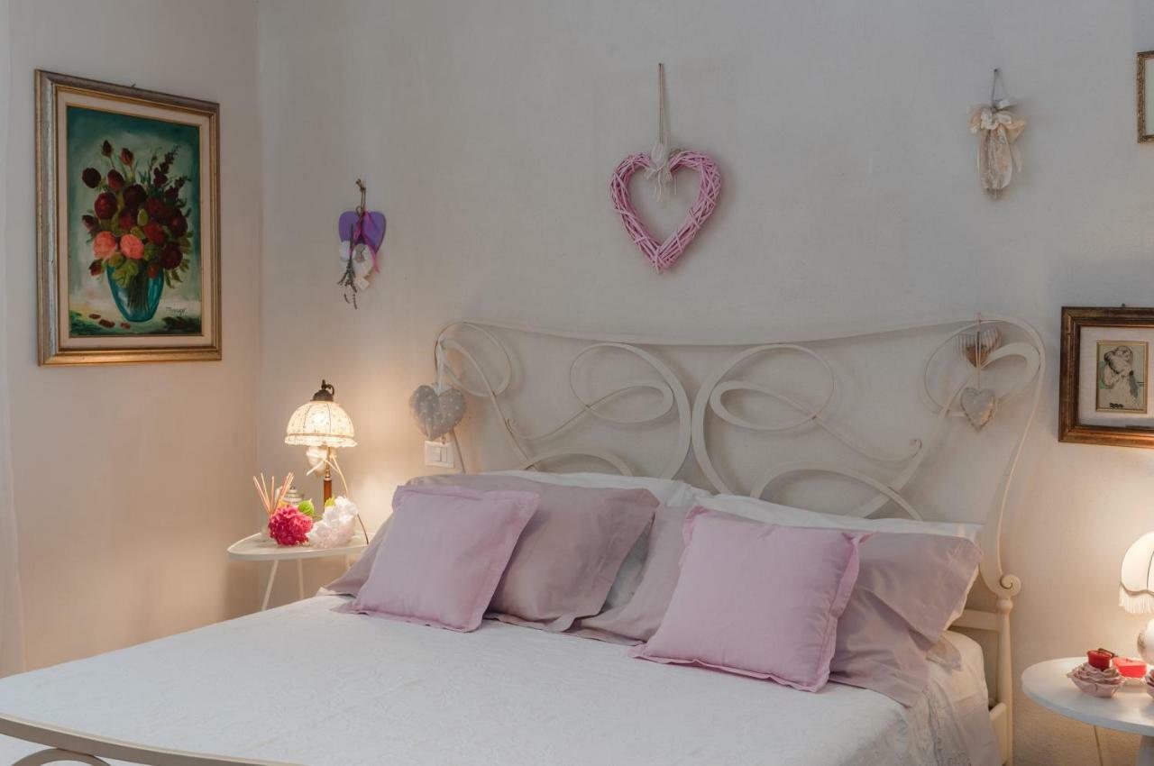 Tre Civette Sul Como Bed & Breakfast Marina di Massa Exterior photo